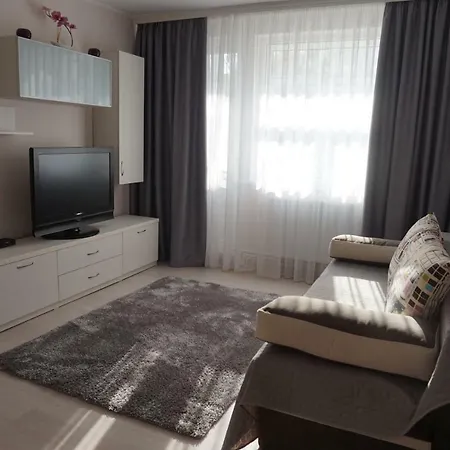 Apartamento Ap Stefania Intre Satul De Vacanta Si City Park Mall