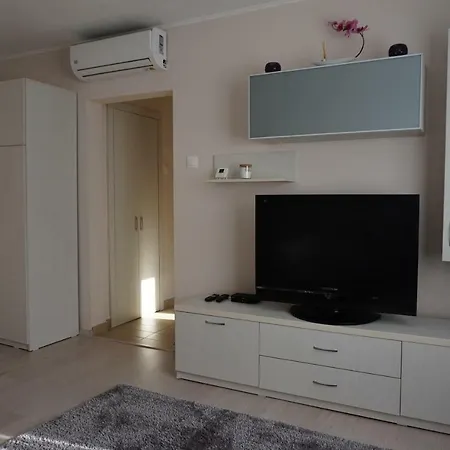 Apartamento Ap Stefania Intre Satul De Vacanta Si City Park Mall